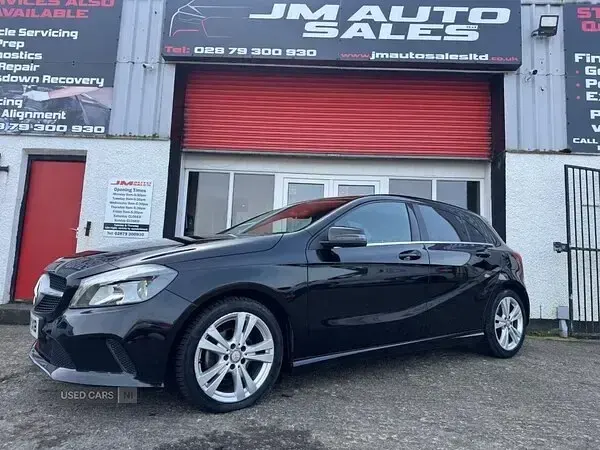 Used Mercedes A180 116 HP (85 kW) 2016 Black Hatchback