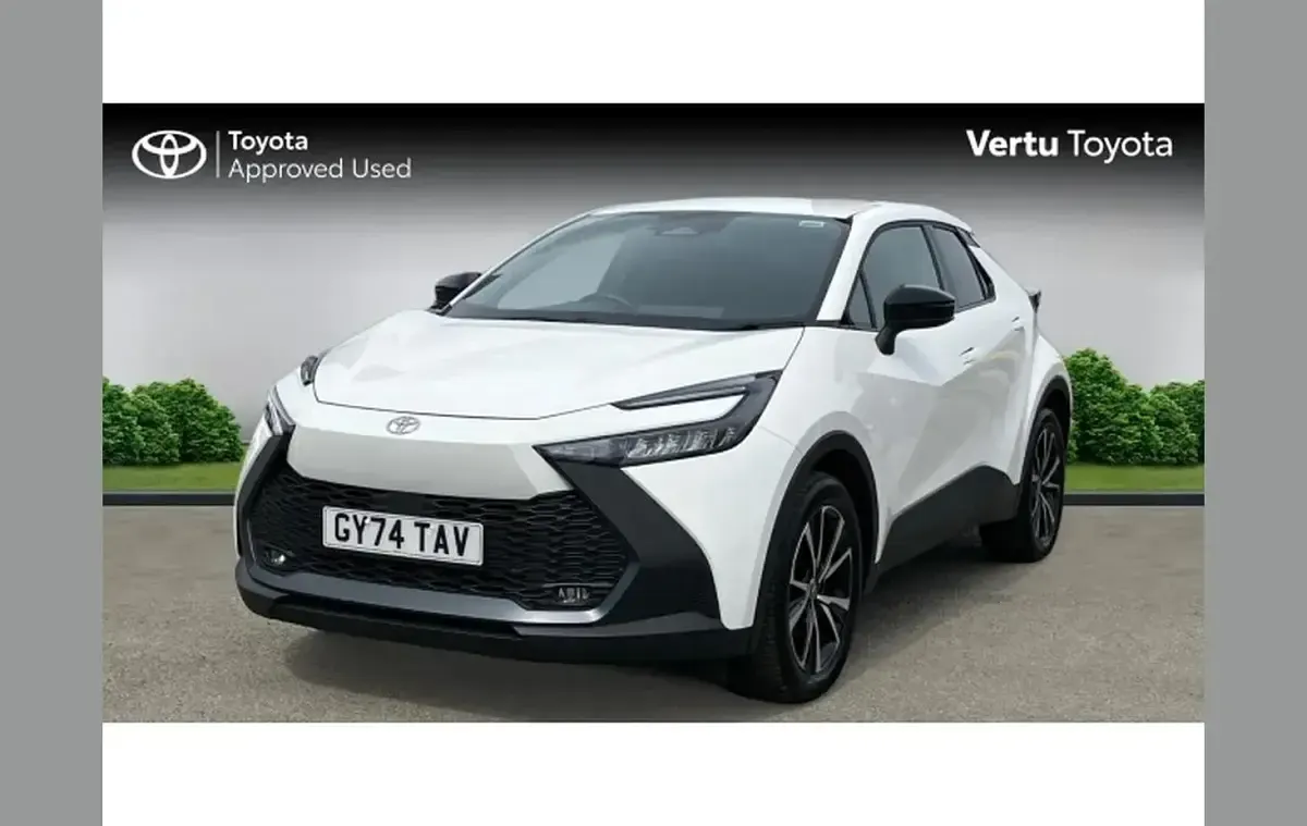 Used Toyota C-HR Design 220 HP (161 kW) 2024 White SUV