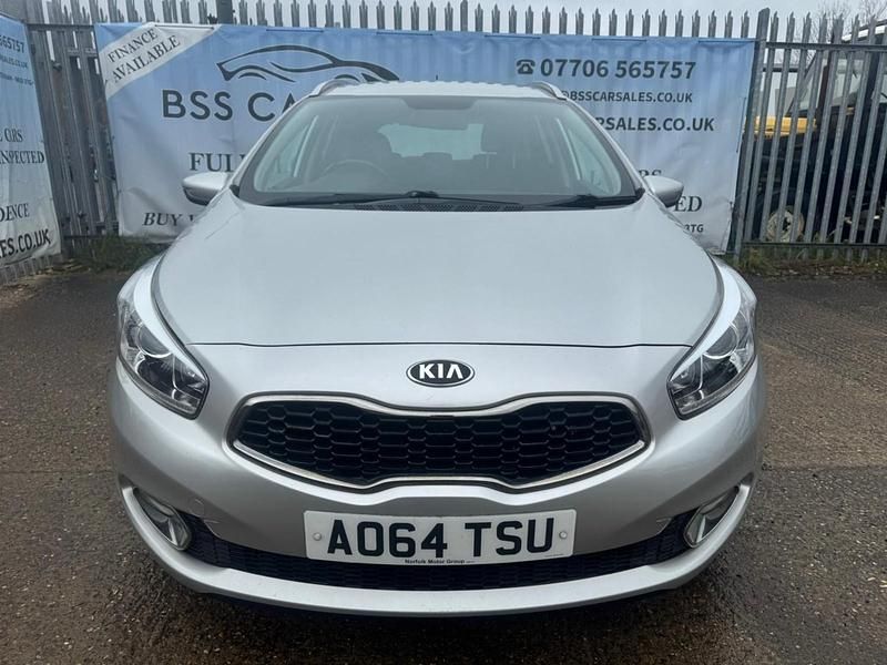 Used Kia Ceed 99 HP (72 kW) 2015 Silver Hatchback
