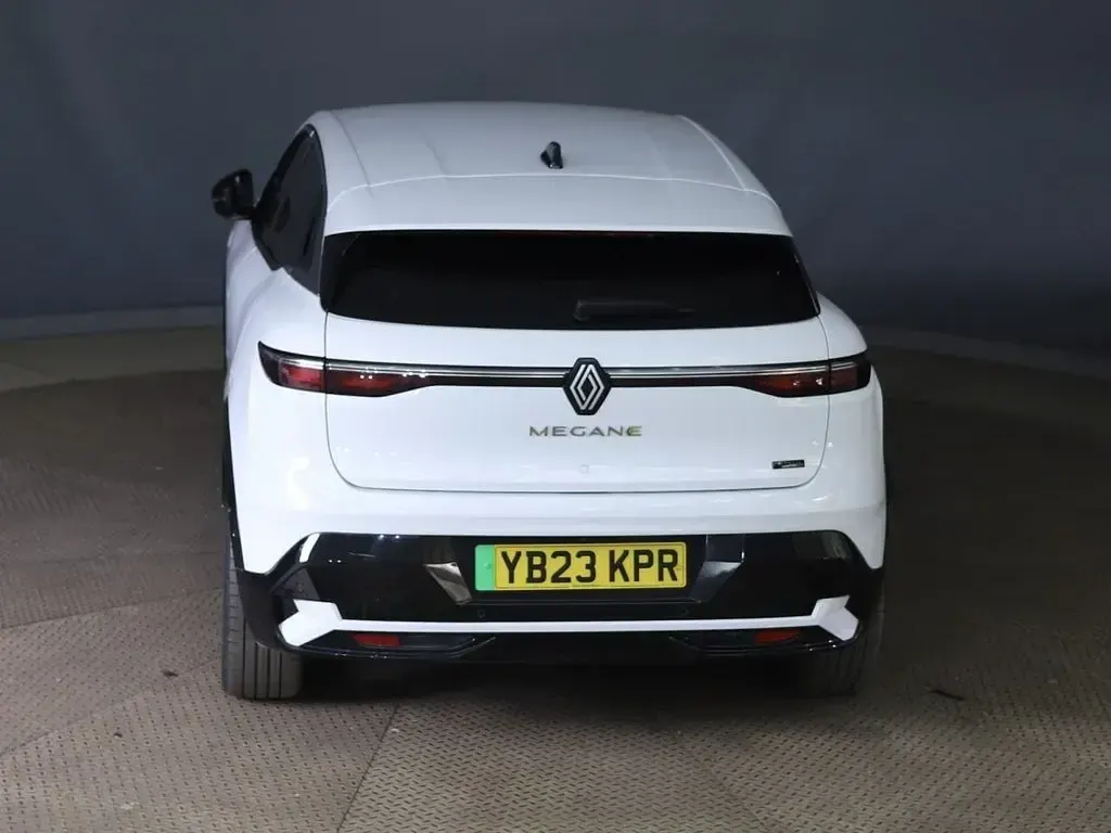 Used Renault Megane E-Tech Techno 160 kW (218 HP) 2023 White Hatchback