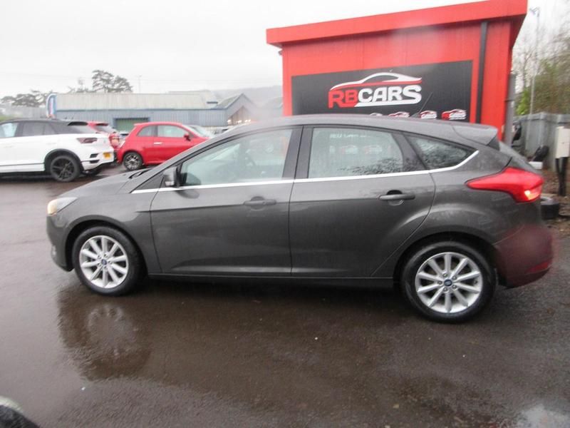 Used Ford Focus Titanium 120 HP (88 kW) 2018 Grey Hatchback