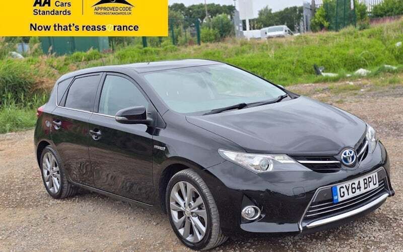 Black Used 2013 Toyota Auris Hybrid Hatchback | £9,988 (Fair price) - Image 1/4