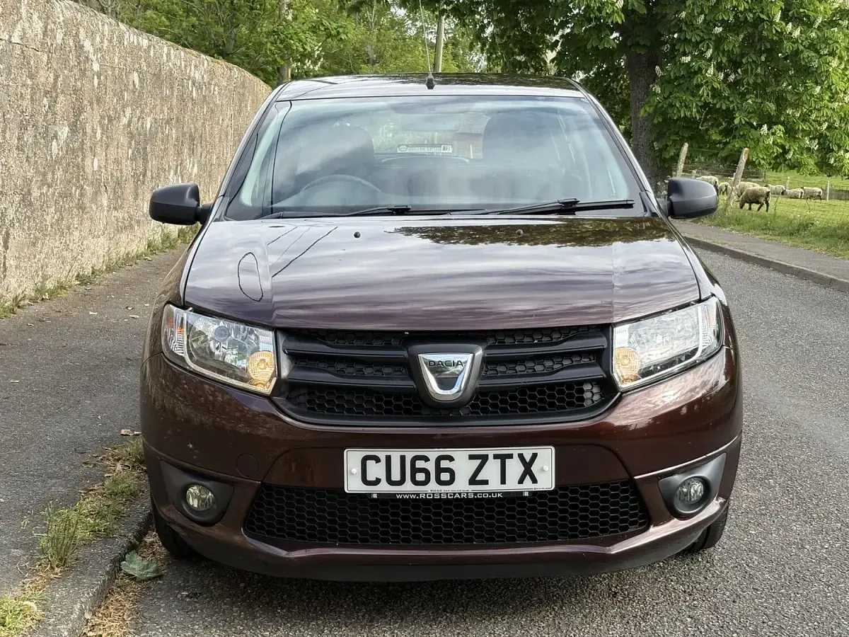 Used Dacia Sandero Ambiance 75 HP (55 kW) 2016 Brown Hatchback