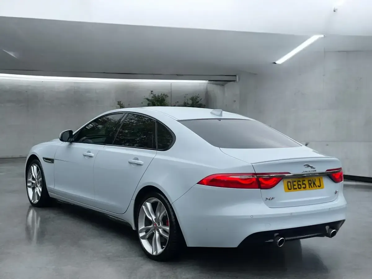 Usado Jaguar XF S 300 HP (220 kW) 2015 Branco Sedan