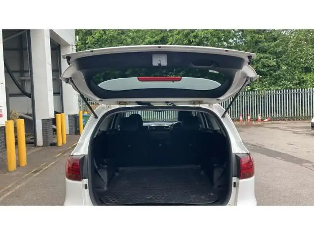Used Kia Sorento 200 HP (147 kW) 2018 White SUV