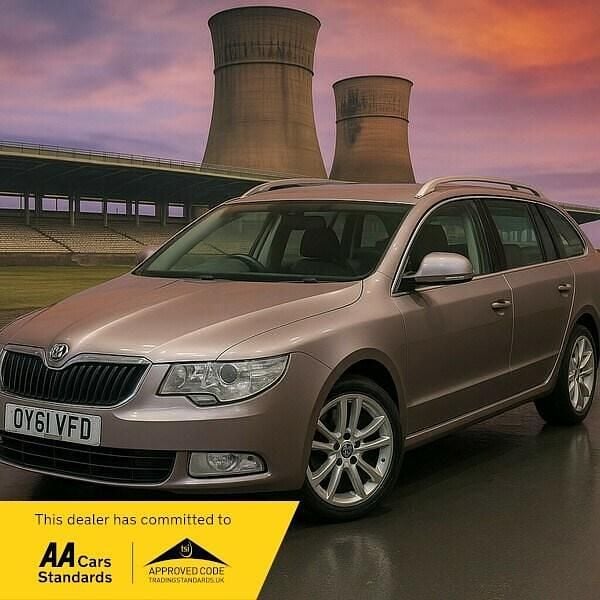 Purple Used 2011 Skoda Superb Elegance Estate | £2,790 (Fair price) - Image 1/4