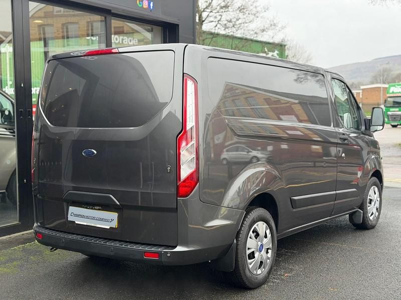 Usado Ford Transit Custom Trend 130 HP (95 kW) 2022 Cinzento Van