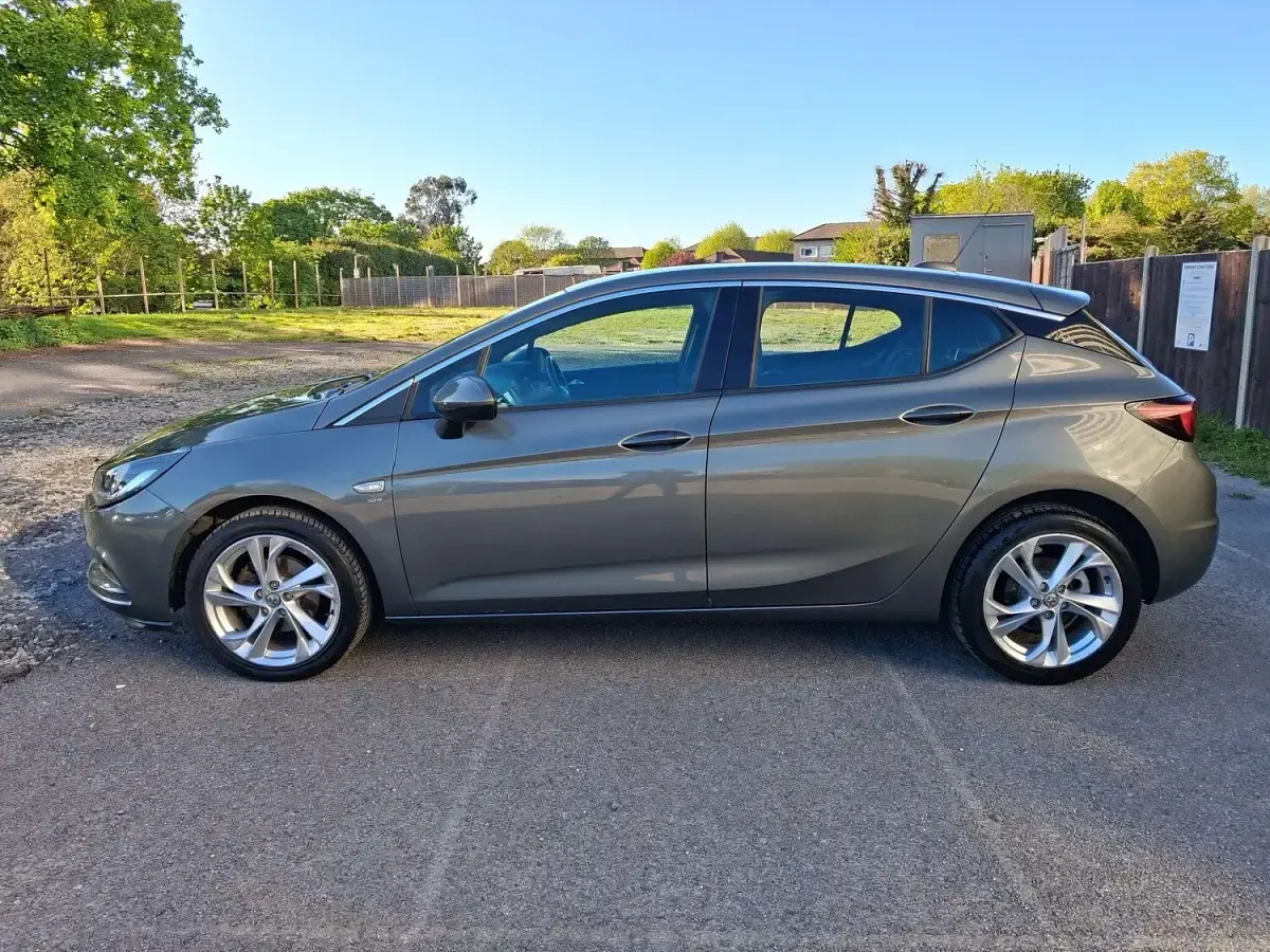 Used Vauxhall Astra SRi 150 HP (110 kW) 2017 Grey Hatchback