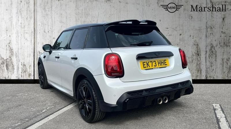 Gebraucht Mini Cooper S Premium Plus 178 PS (130 kW) 2023 Weiß Kleinwagen