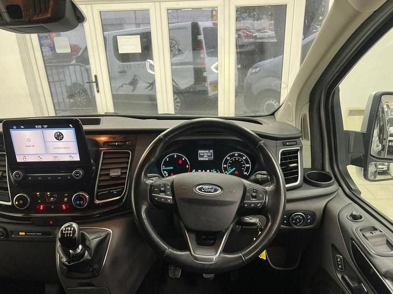 Used Ford Transit Custom Limited 130 HP (95 kW) 2018 Silver Van