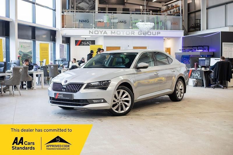Silver Used 2015 Skoda Superb SE L Executive Hatchback | £10,199 (A bit pricey) - Image 1/4