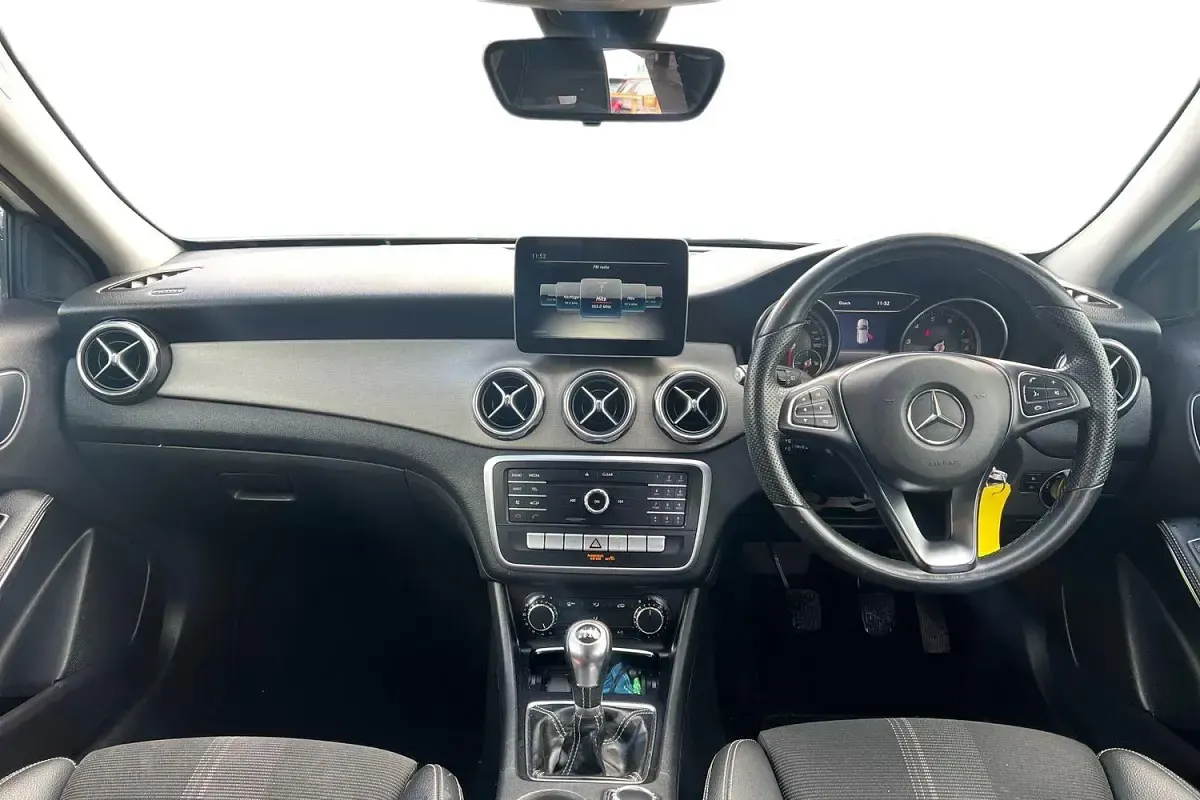 Used Mercedes GLA180 Urban 2019 White SUV