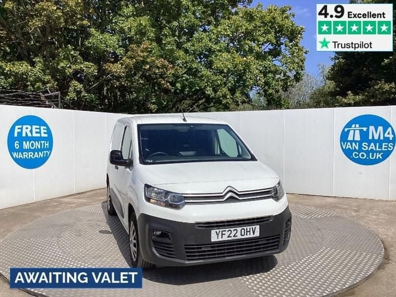 White Used 2022 Citroën Berlingo MPV | £9,995 (A bit pricey) - Image 1/4