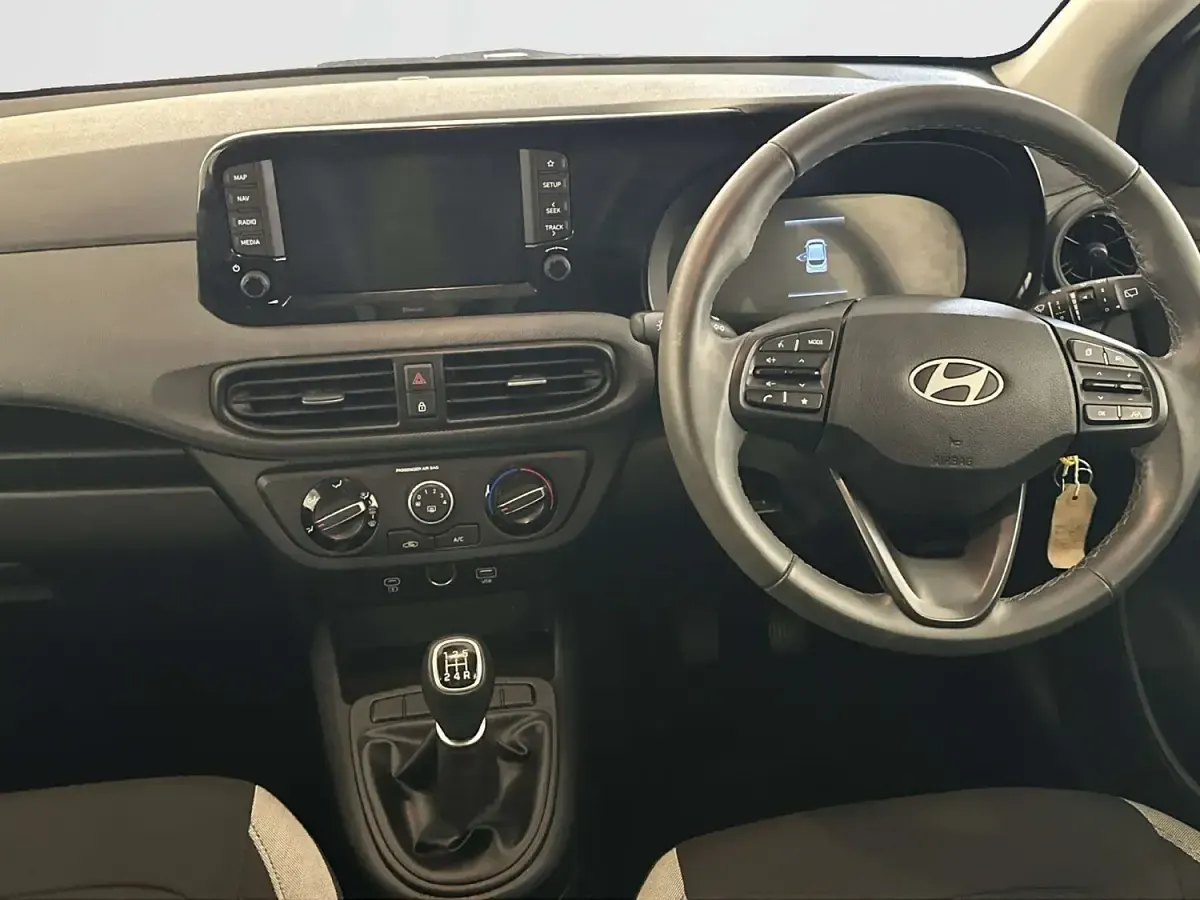 Used Hyundai i10 Advanced 63 HP (46 kW) 2025 Grey Hatchback