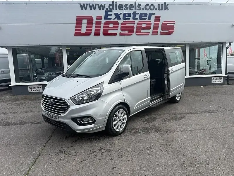 Begagnad Ford Tourneo Custom Titanium 128 HK (94 kW) 2021 Silver Van