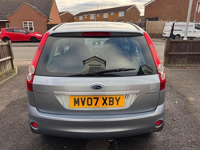 Usado Ford Fiesta Zetec 2007 Azul Citadino