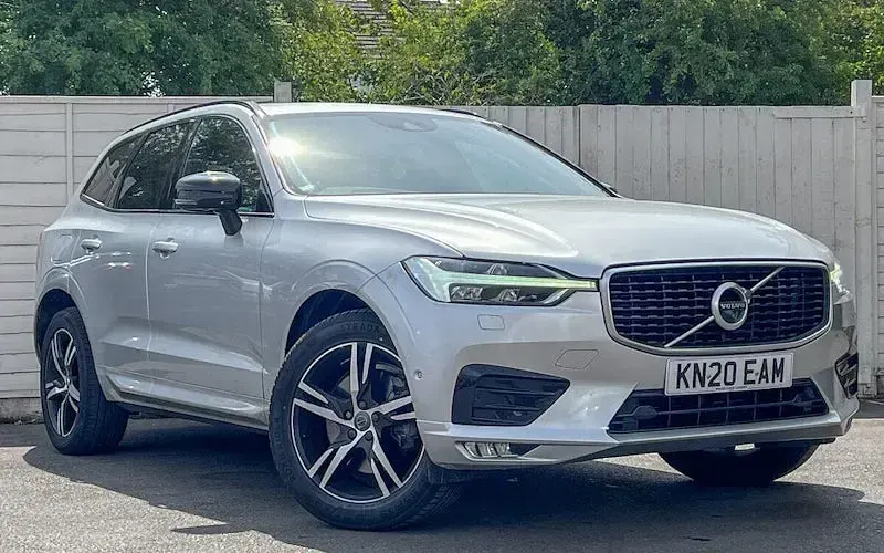 Used Volvo XC60 R-Design 197 HP (144 kW) 2021 SUV