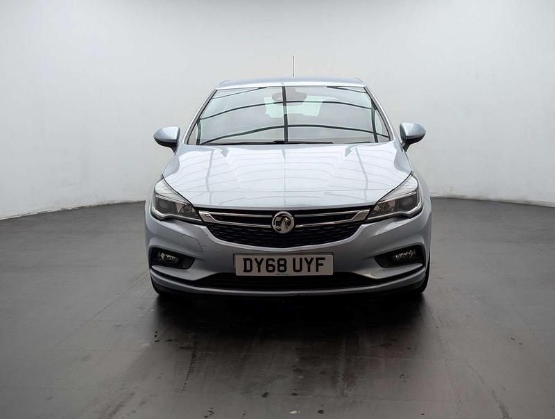 Used Vauxhall Astra SRi 200 HP (147 kW) 2019 Silver Hatchback
