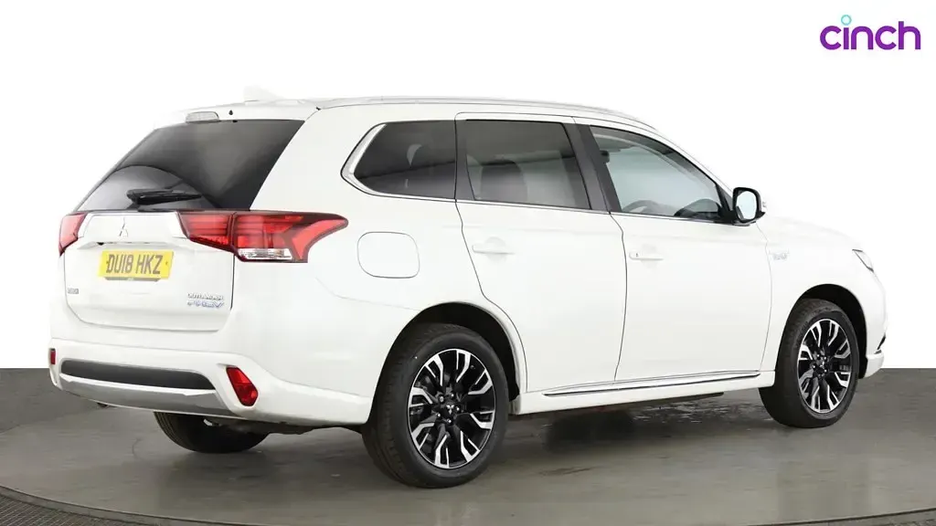 Used Mitsubishi Outlander P-HEV 2018 White SUV
