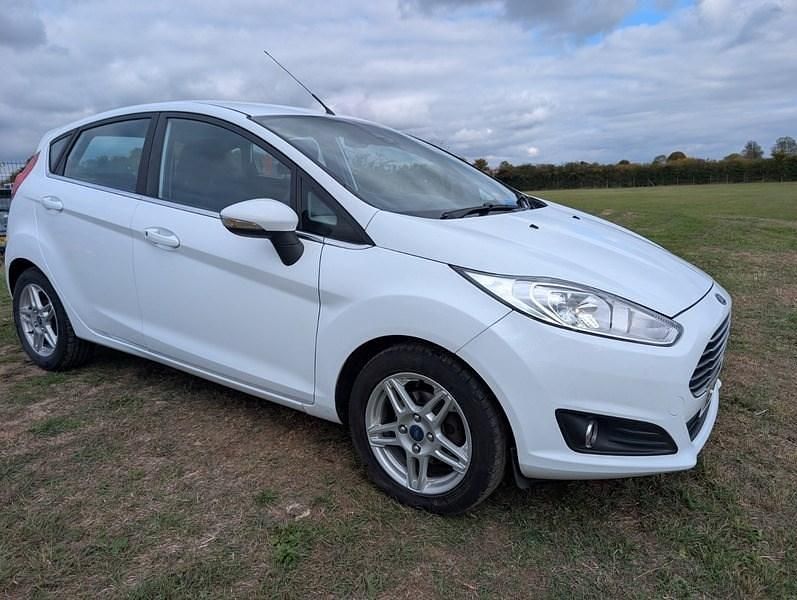 White Used 2012 Ford Fiesta Zetec Hatchback | £3,500 (Fair price) - Image 1/4