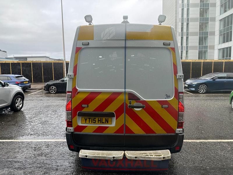 Used Vauxhall Movano 125 HP (91 kW) 2015 White MPV