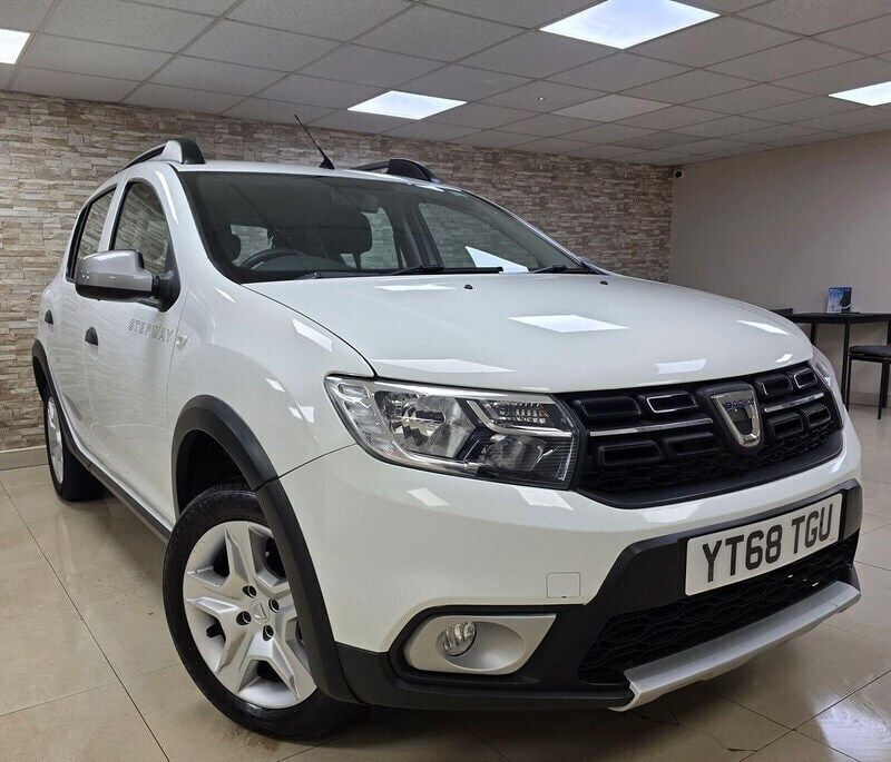 White Used 2018 Dacia Sandero Comfort Hatchback | £5,250 (Good price) - Image 1/4