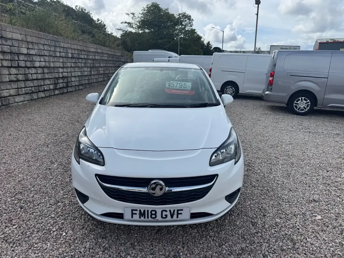 Used Vauxhall Corsa 95 HP (69 kW) 2018 White Hatchback