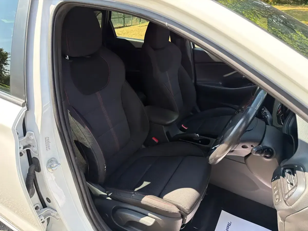 Used Hyundai i30 N Line 159 HP (116 kW) 2021 White Hatchback