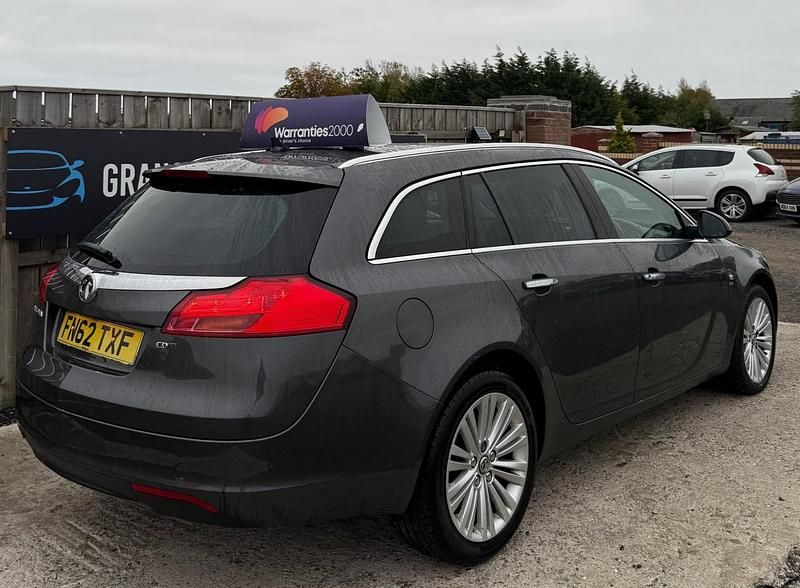 Used Vauxhall Insignia 160 HP (117 kW) 2012 Grey Estate