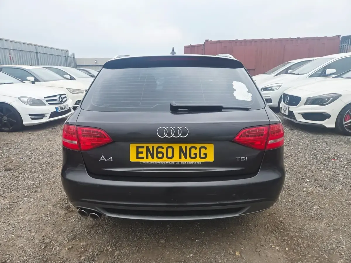 Begagnad Audi A4 S-Line 2011 Grå Kombi