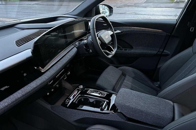 Used Audi e-tron S-Line 284 kW (387 HP) 2024 Mythos black metallic SUV