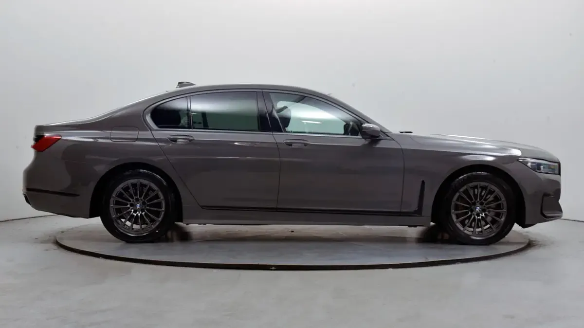 Usado BMW 740 Comfort Edition 335 CV (246 kW) 2020 Gris Berlina