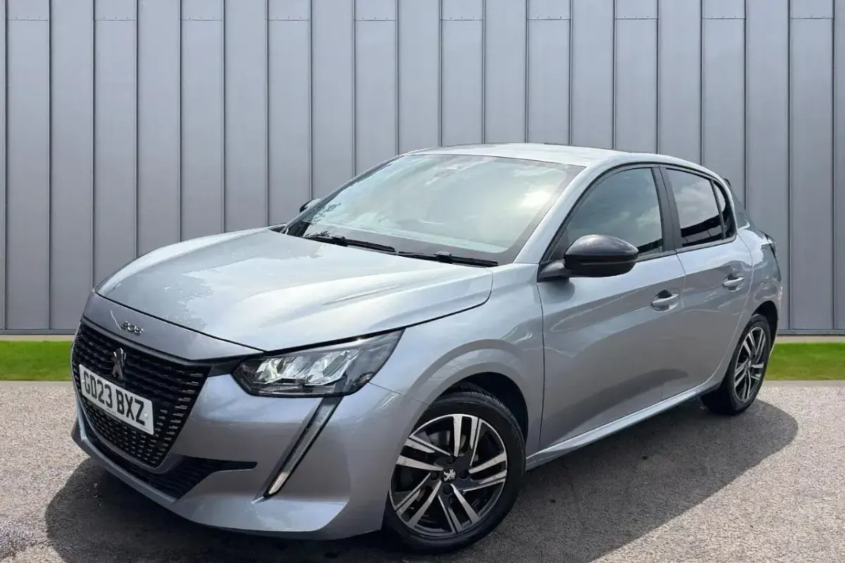 Used Peugeot 208 Active+ 99 HP (72 kW) 2023 Grey Hatchback