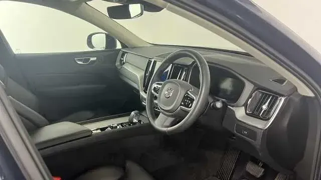 Used Volvo XC60 Plus 194 HP (142 kW) 2023 Blue SUV
