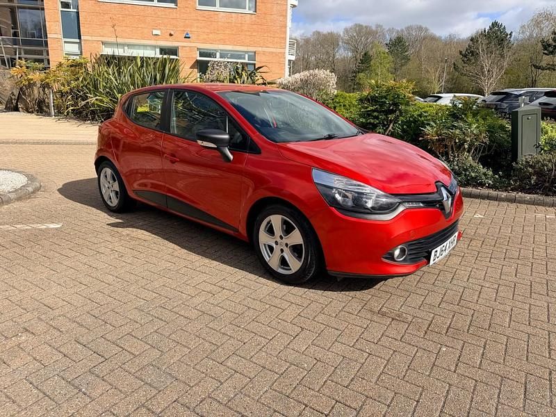 Used Renault Clio IV Expression+ 90 HP (66 kW) 2014 Red Hatchback