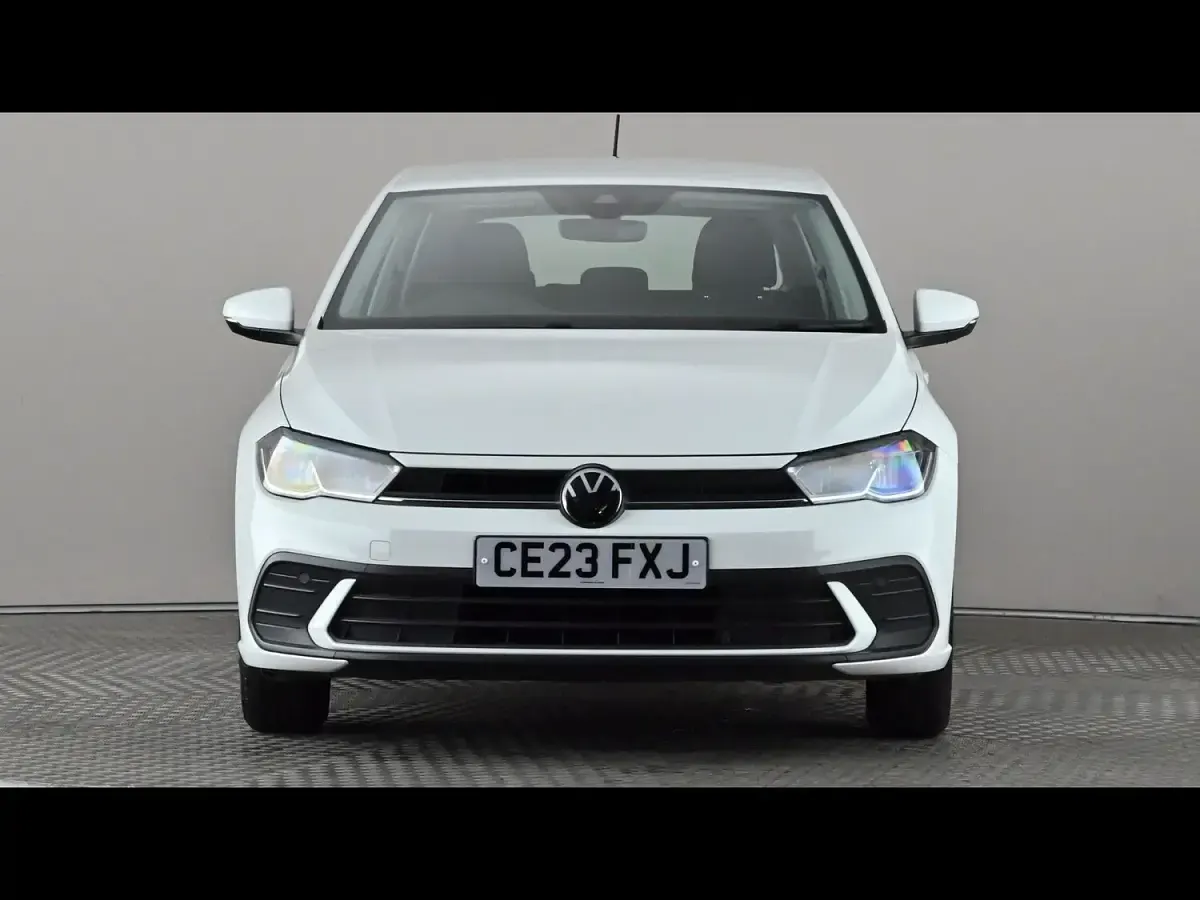 Used VW Polo Life 95 HP (69 kW) 2023 White Hatchback