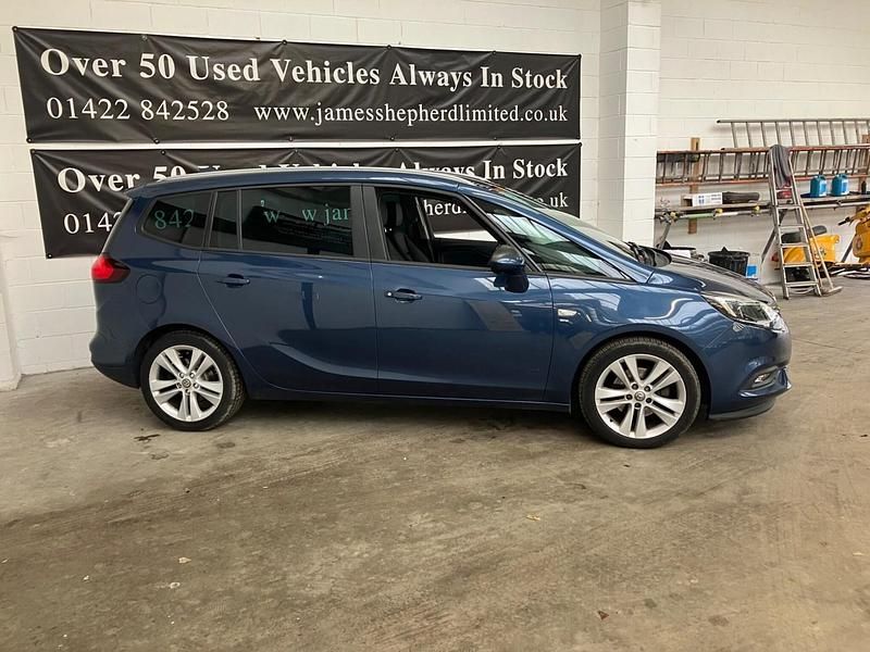 Used Vauxhall Zafira Tourer SRi 140 HP (102 kW) 2017 Blue MPV