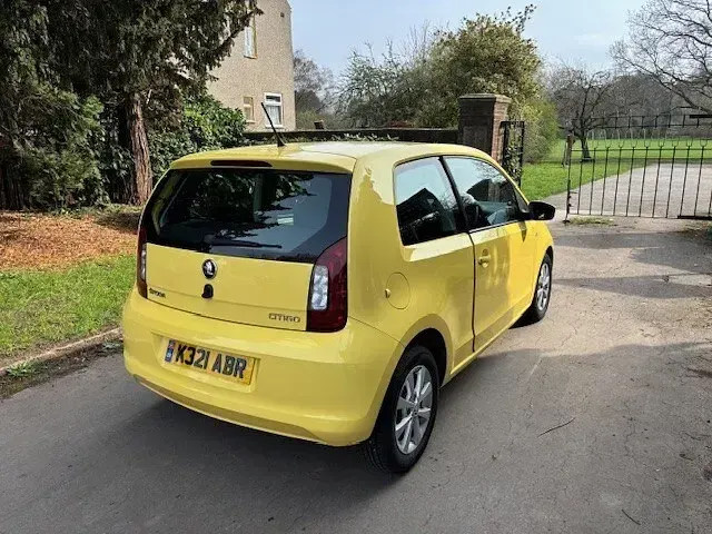 Used Skoda Citigo SE 60 HP (44 kW) 2018 Yellow Hatchback