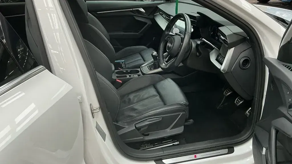 Usado Audi A3 Sportback S-Line 150 CV (110 kW) 2022 Blanco Utilitario