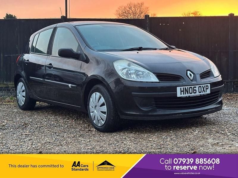 Black Used 2006 Renault Clio II Expression Hatchback | £2,495 (Fair price) - Image 1/4
