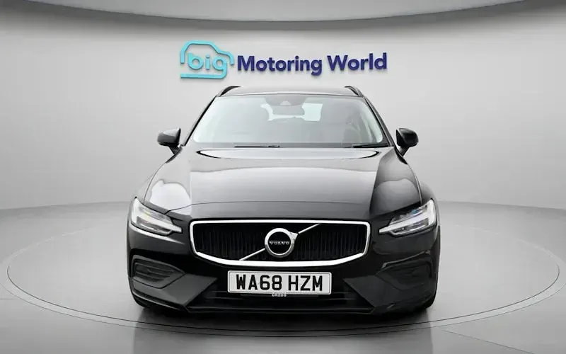 Usado Volvo V60 Momentum 190 HP (139 kW) 2018 Preto Carrinha