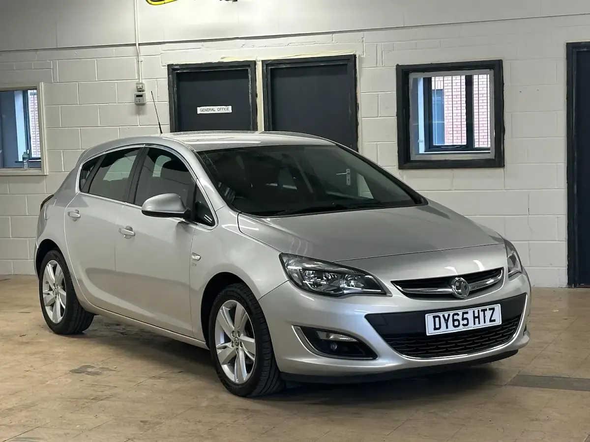 Used Vauxhall Astra SRi 2015 Silver Hatchback