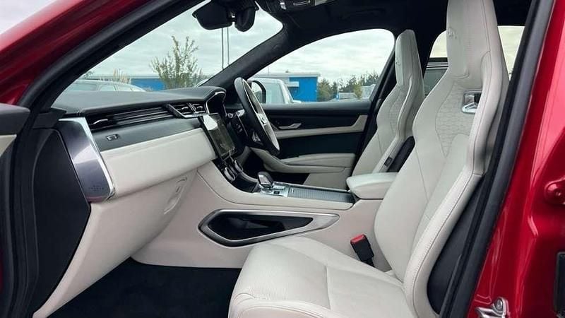 Second-hand Jaguar F-Pace R-Dynamic 404 CP (297 kW) 2024 Roșu SUV