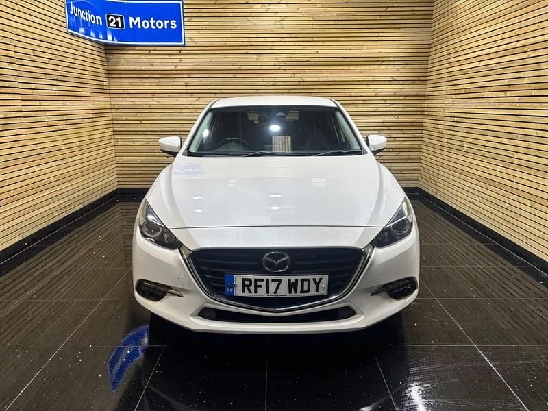 Used Mazda 3 120 HP (88 kW) 2017 White Hatchback