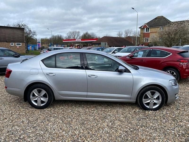 Used Skoda Octavia SE 105 HP (77 kW) 2013 Silver Hatchback