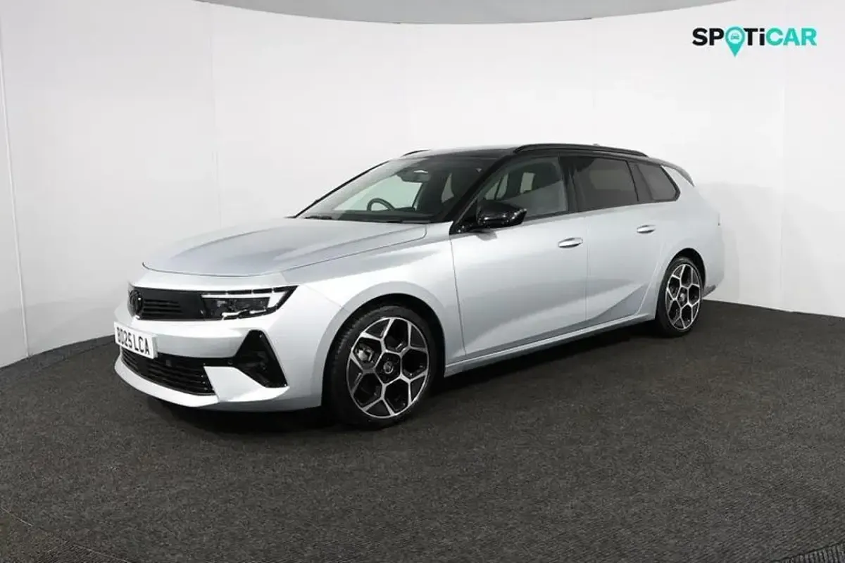 Used Vauxhall Astra Ultimate 134 HP (98 kW) 2025 Grey Estate
