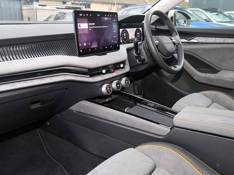 Used Skoda Superb SE Technology 147 HP (108 kW) 2025 Ice tea yellow metallic Hatchback