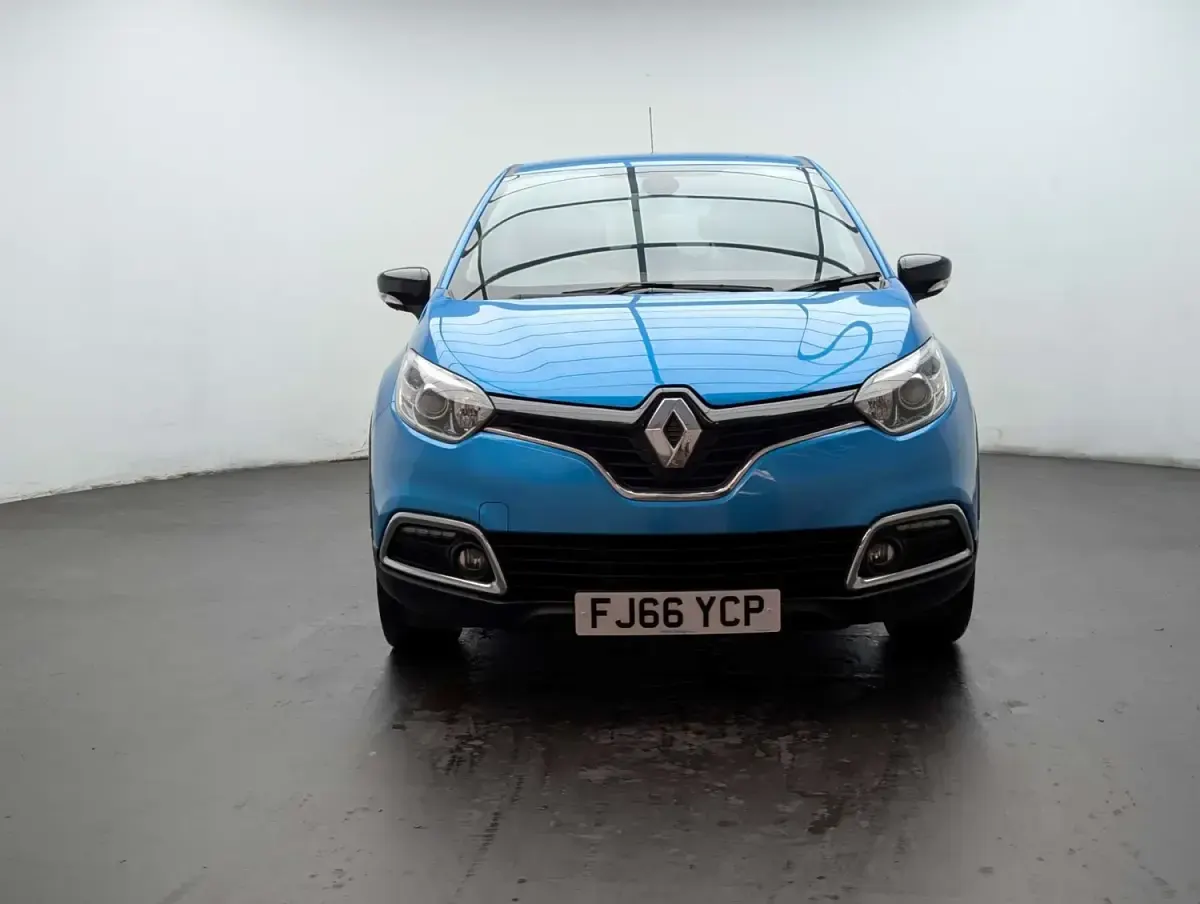Begagnad Renault Captur Dynamique 90 HK (66 kW) 2016 Blå SUV