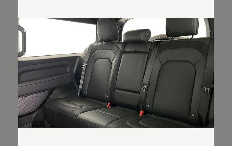Used Land Rover Defender HSE Dynamic 249 HP (183 kW) 2023 Black SUV