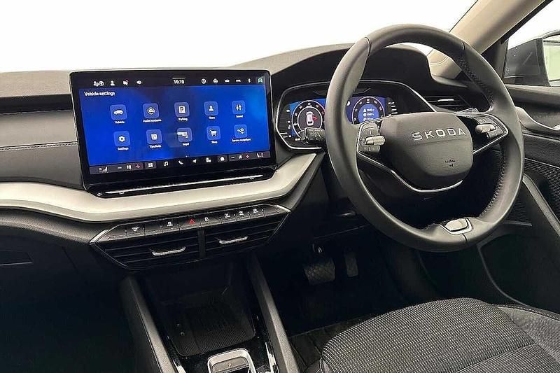 Used Skoda Octavia SE Technology 150 HP (110 kW) 2025 Graphite grey metallic Estate